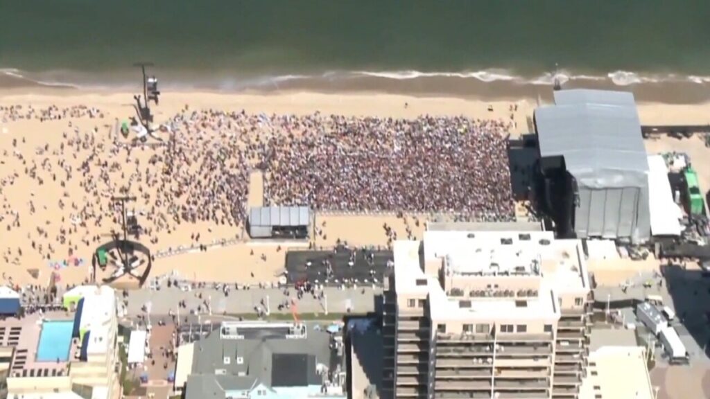 Something In The Water Crowd - WTKR TV